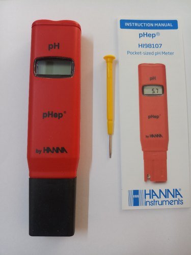 Hanna Family pH Meter HI98107 for pH Testing